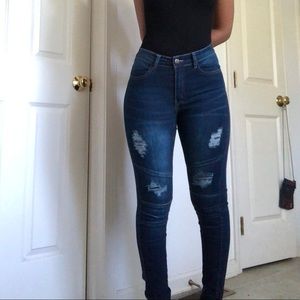 fashion nova blue ripped skinny jeans